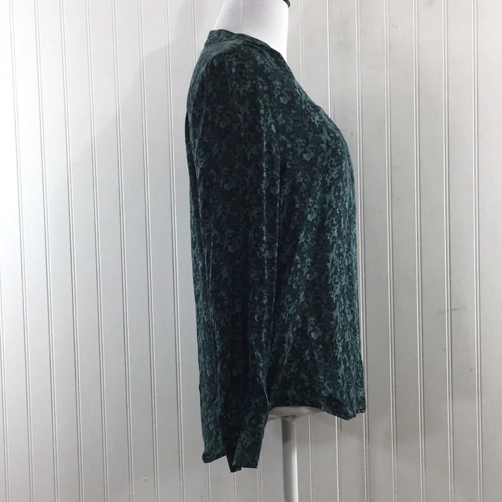 Dylan Gray Green Black Camo Silk Shirt Womens Small Long‎ Sleeve Popover - Picture 2 of 10